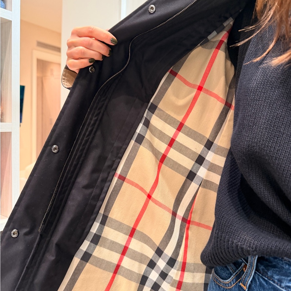 Burberry Women's Black Utility Jacket - Picture 6 of 7